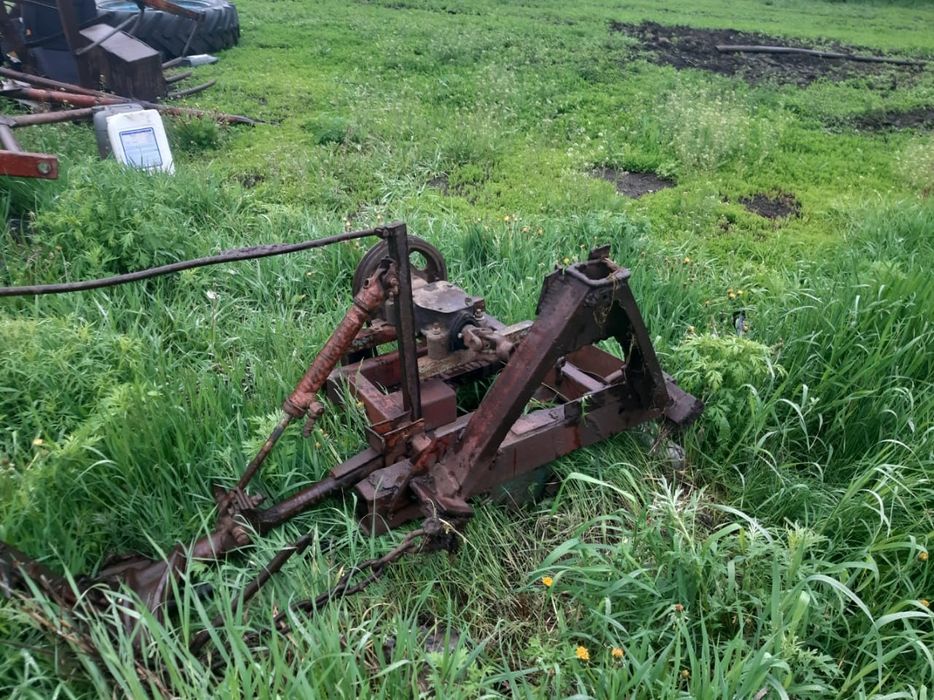 Продам трактор полныи привод прицеп