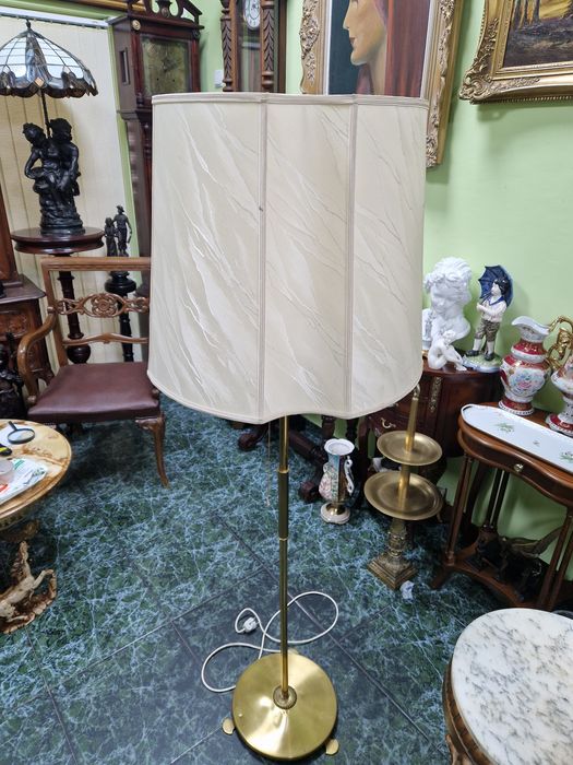 Чудесна антикварна немска подова бронзова лампа