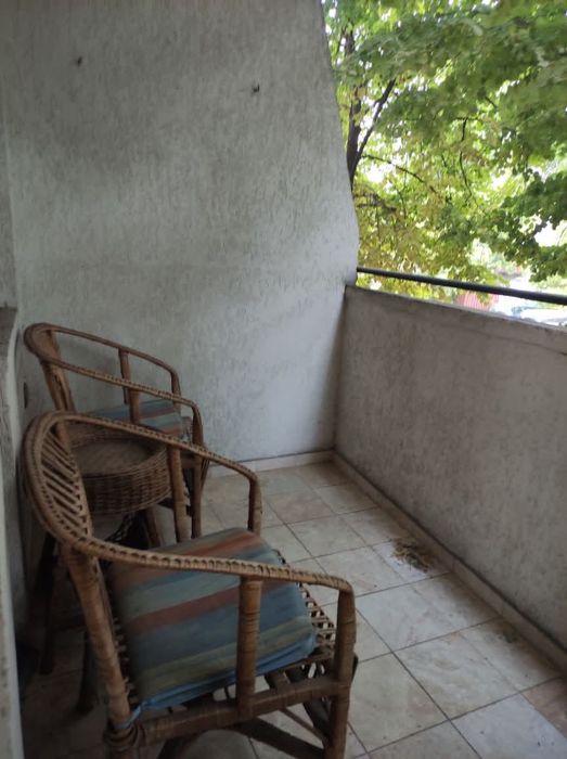 Давам под наем двустаен апартамент в нова кооперация