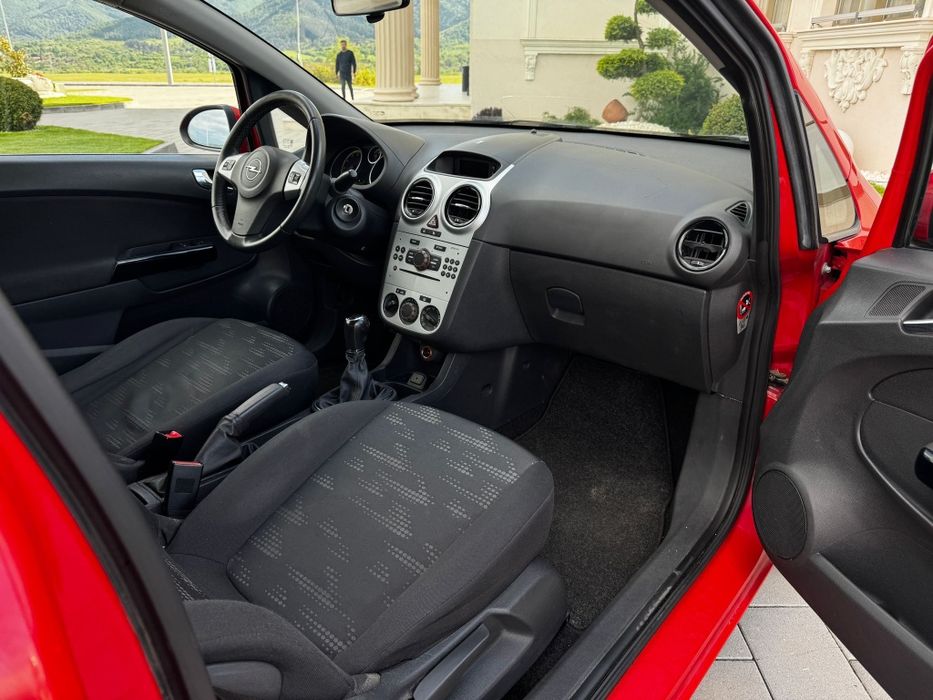Opel Corsa 1,4 Benzina 2011