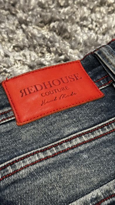 Blugi Redhouse ca noi