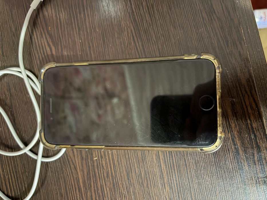 Продам Iphone se 2022