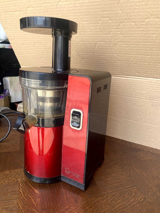 Сокоизстисквачка Sana EUJ-808 - бавно изцеждаща технология