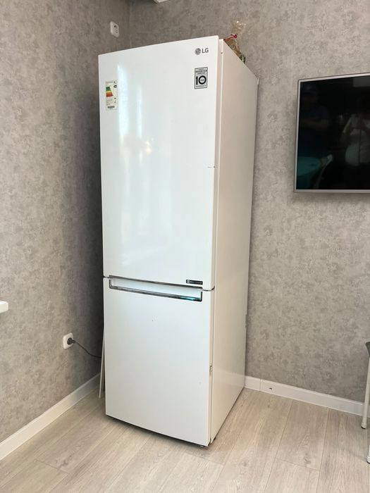 Продам холодильник
