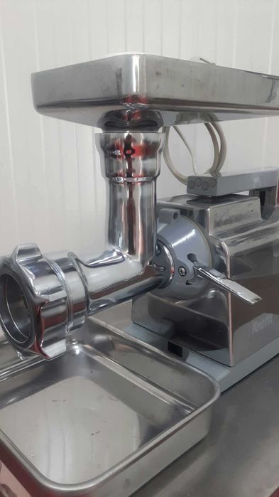 Професионална месомелачка