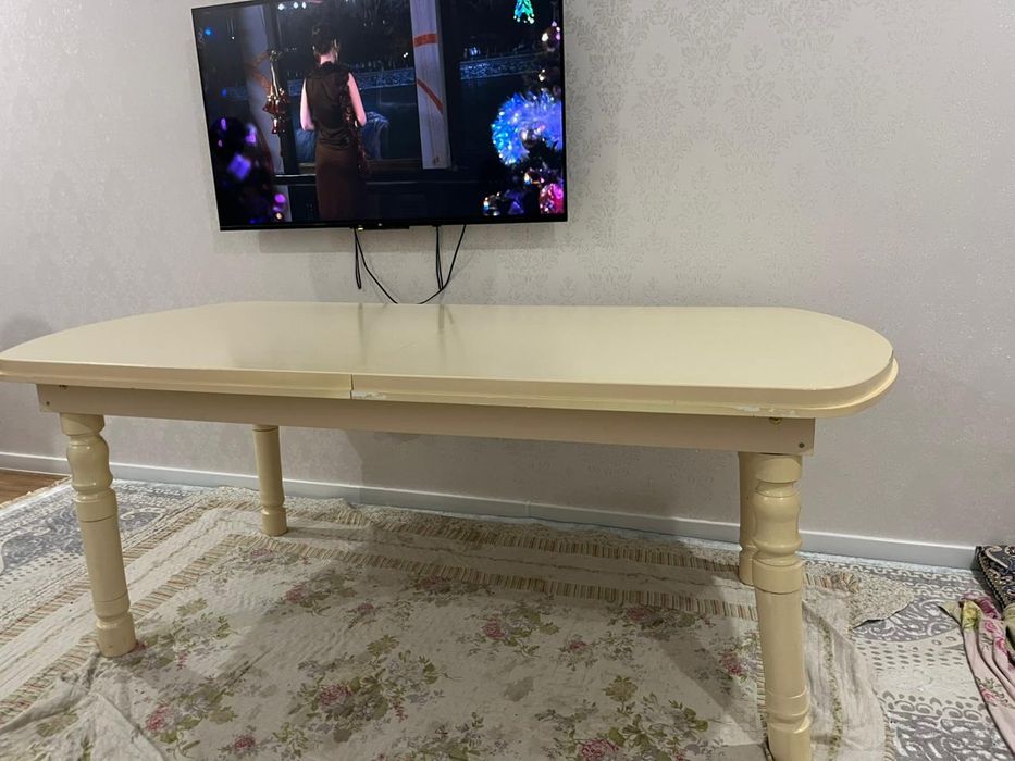 Продается стол и стулья(8)