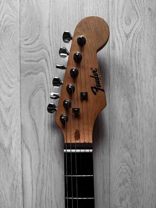 Fender Sunburst Stratocastor Guitar Гитара Фендер