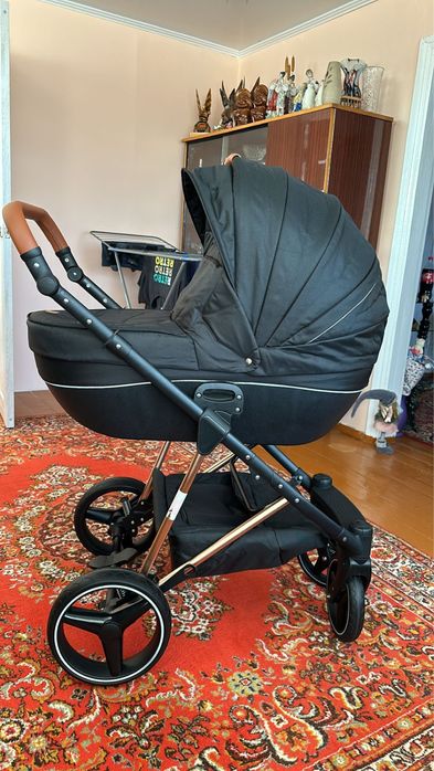 Продам коляску 3в1