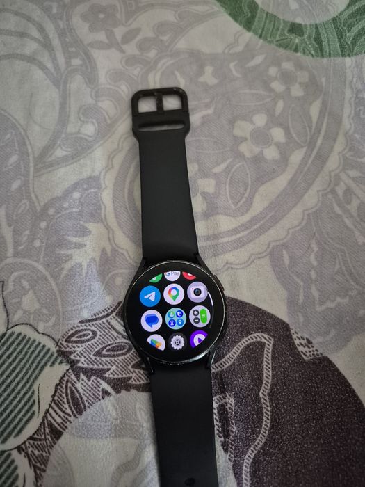 Продам Часы Samsung Watch4 оригинал