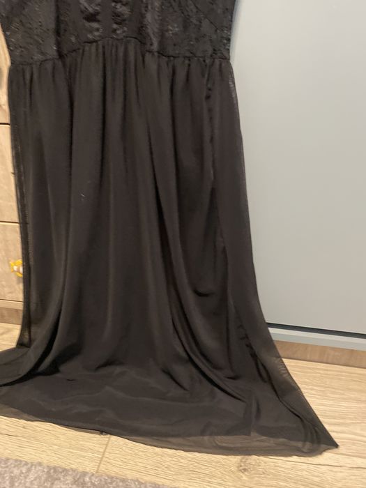 Rochie Reserved L( pretabila S-M-L) dantelata