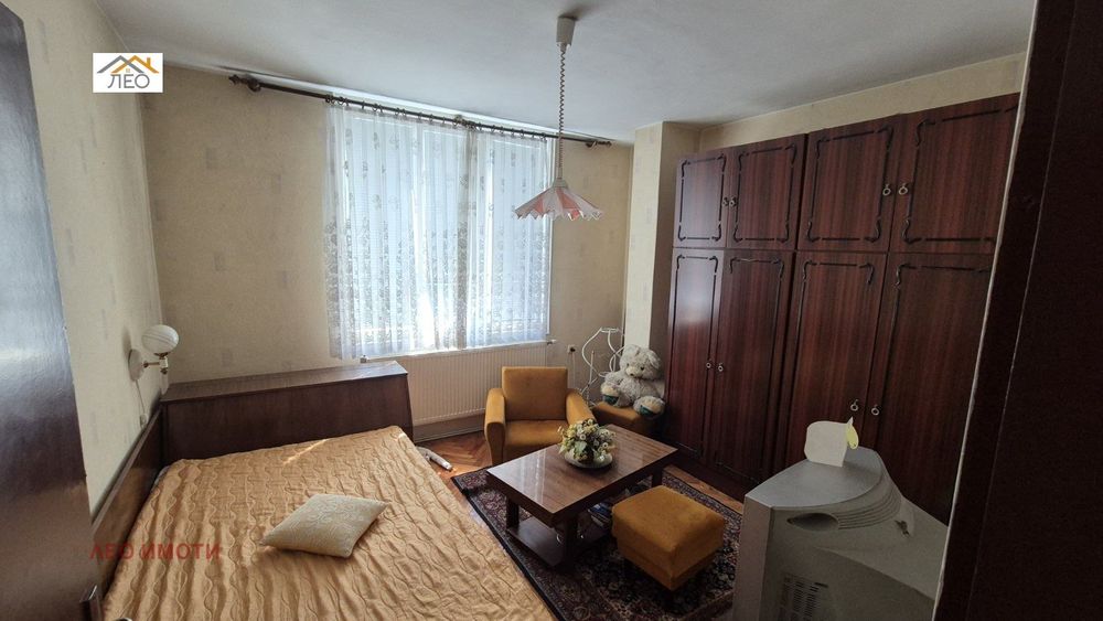 Продава се Четиристаен апартамент в Севлиево - 91 кв.м за 1040 €/кв.м - Снимка #1