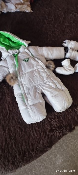 Продам комбинезоны для девочки