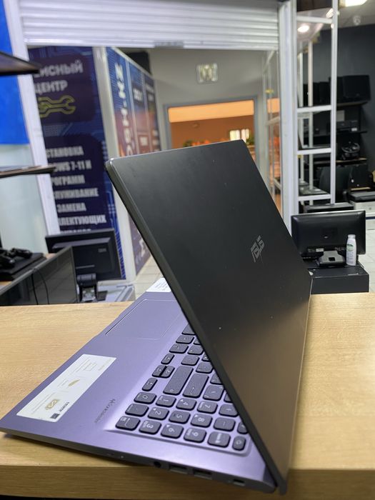 Ноутбук Asus i3-10gen/RAM8/SSD256/UHD Graphics