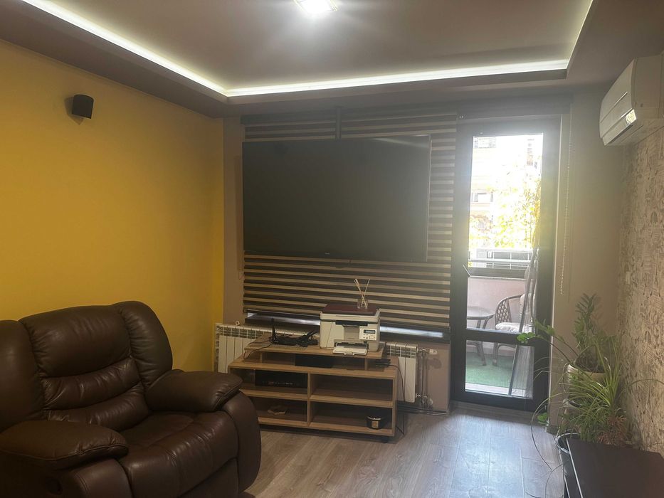 Продава се Тристаен апартамент в Стара Загора, Център - 136 кв.м за 1508 €/кв.м - Снимка #1