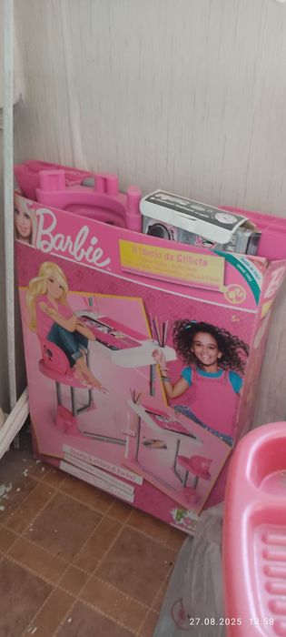 Продам столик стулья вместе для девочек