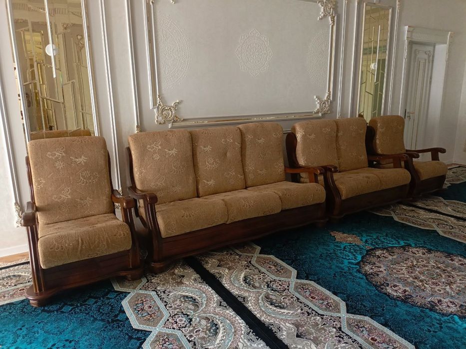 Divan sotiladi.Xorazm.Urganch