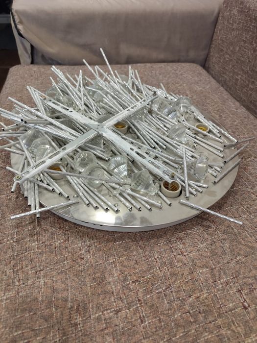 Продам люстру в хорошем состоянии.