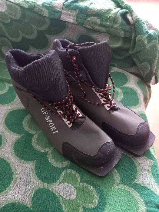 Ботинки лыжные мужские 45 размер (маломерки)