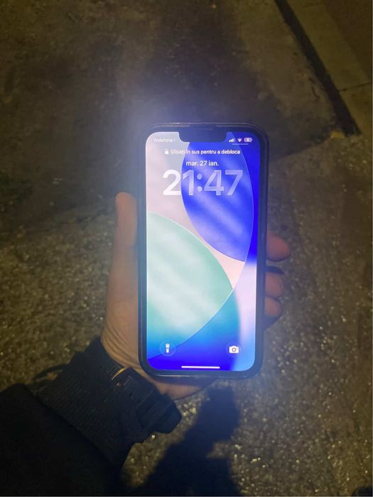 Vand iphone 14 normal pret 1400 negociabil