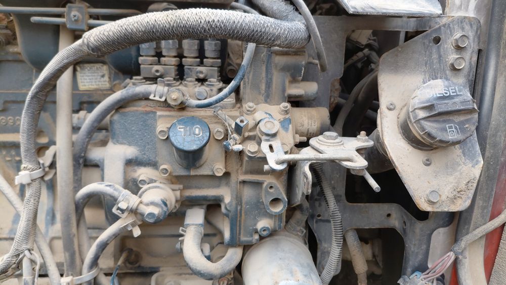 Траншея копатель и яма бур на бобкэт