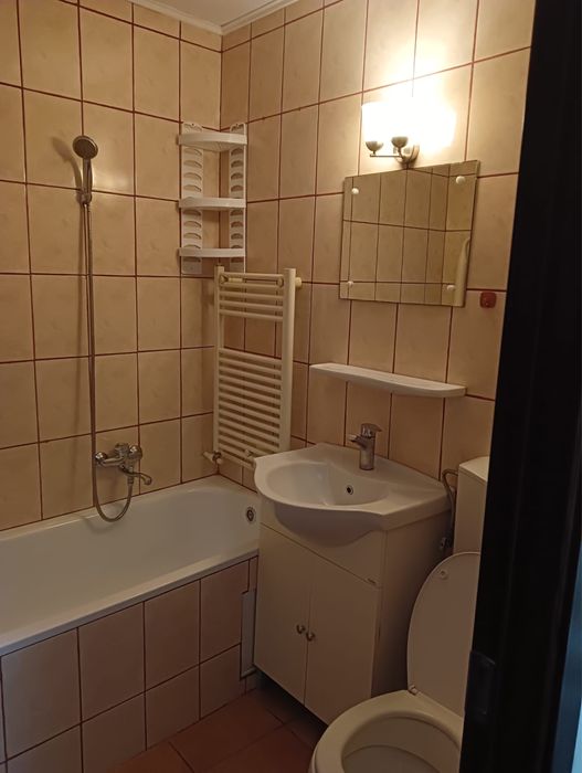 Închiriez garsonieră zona Craiter