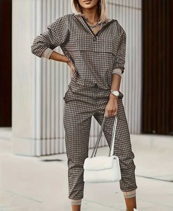 Продам костюм женский