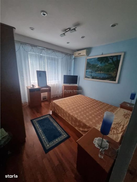 Apartament 3 cam,72 mp ,  doua bai  zona PECO