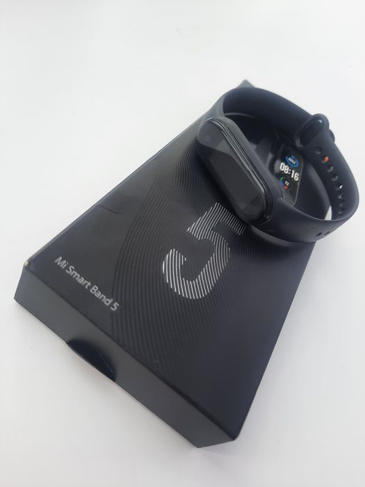 Продам Mi band 5