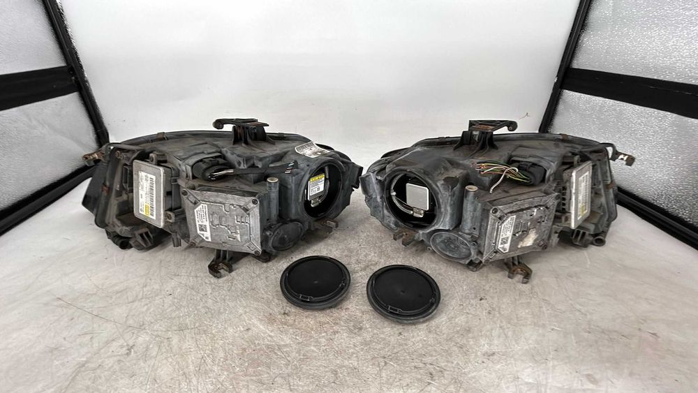 Far stanga/dreapta cu xenon Audi A4 B8 an 2010