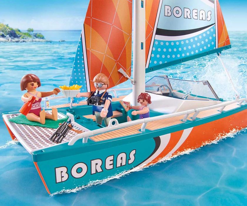 Нови Playmobil 71043 Катамаран и 70510 Дом на понита