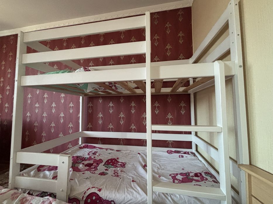 Двухярусная кровать