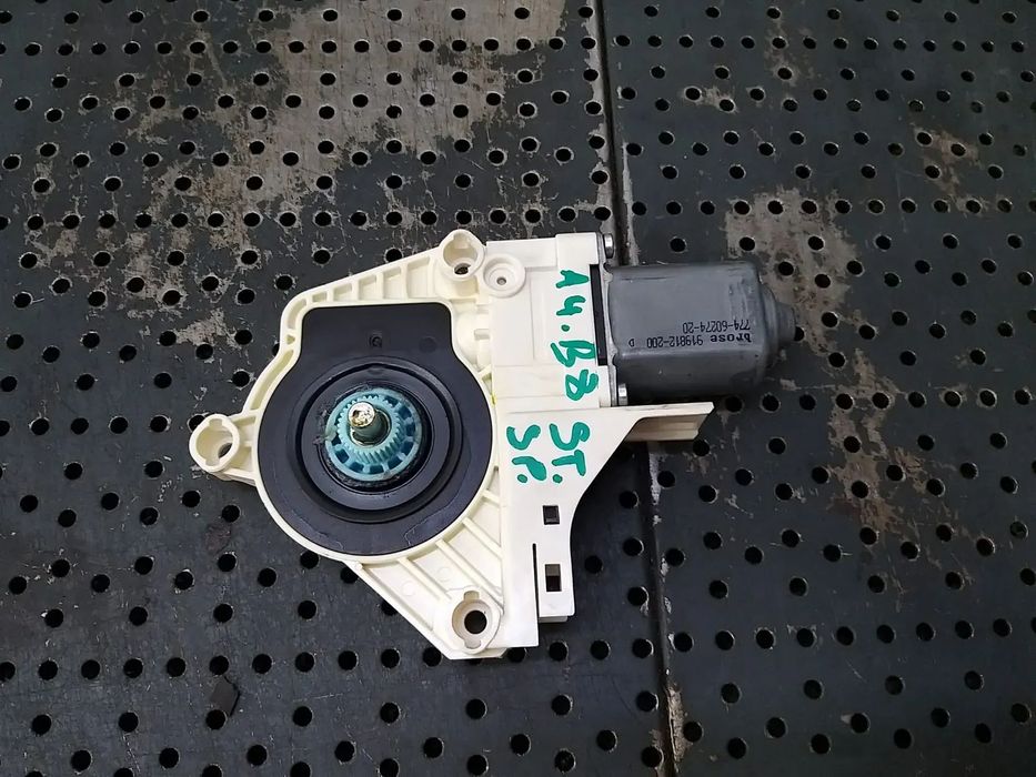 Motoras macara stanga spate audi a4 b8 8k 8k0959811a