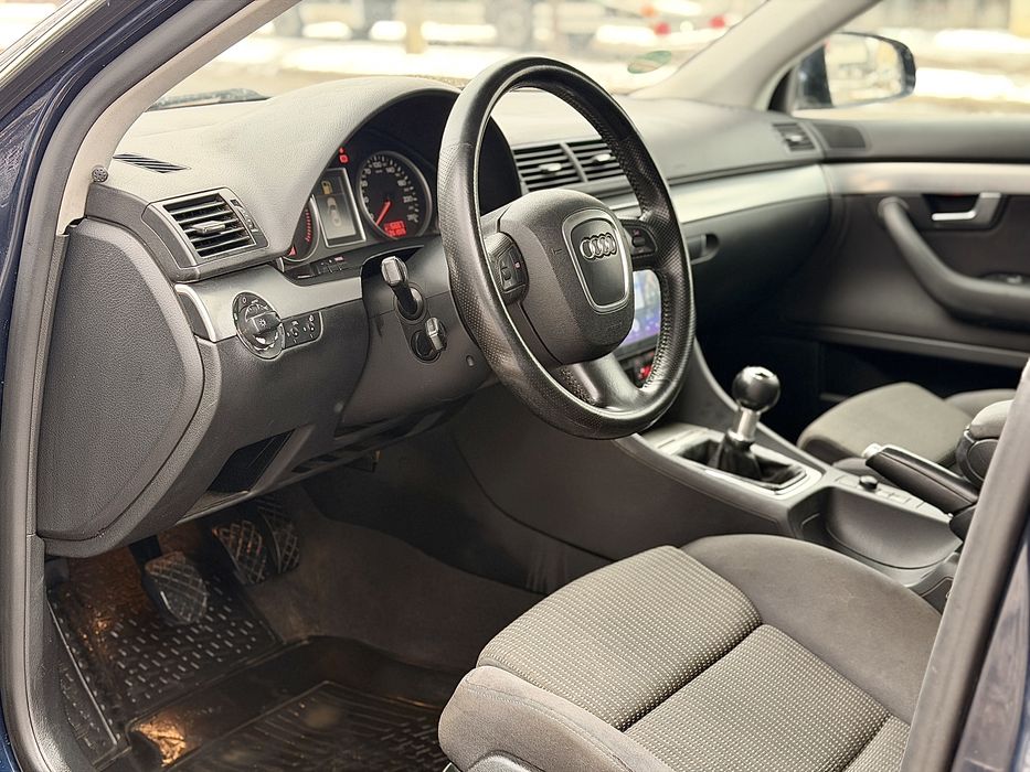 Vand/Schimb Audi A4 ~ S ~Line~Berlina