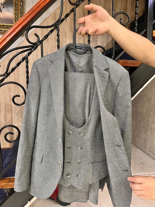 Продается мужской костюм