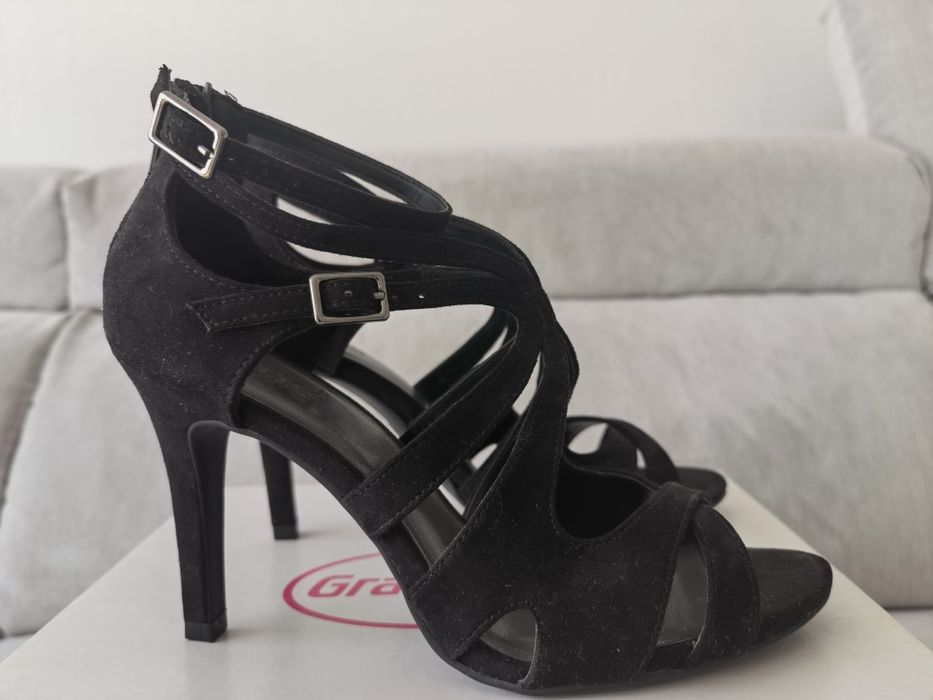 Дамски обувки от изкуствен велур