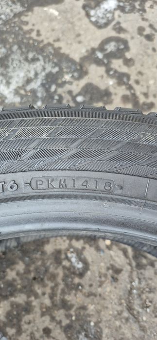 2 anvelope iarna Yokohama 295/40/21.Pretul este pe bucata.