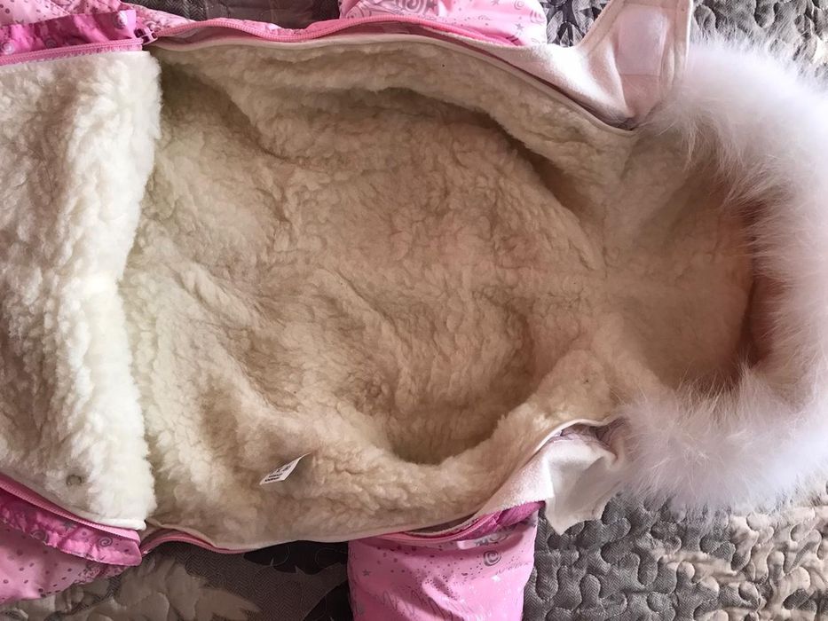 Продам комбинезон-конверт на овчине