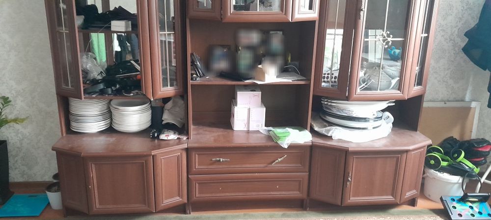 шкаф из дерева хароши