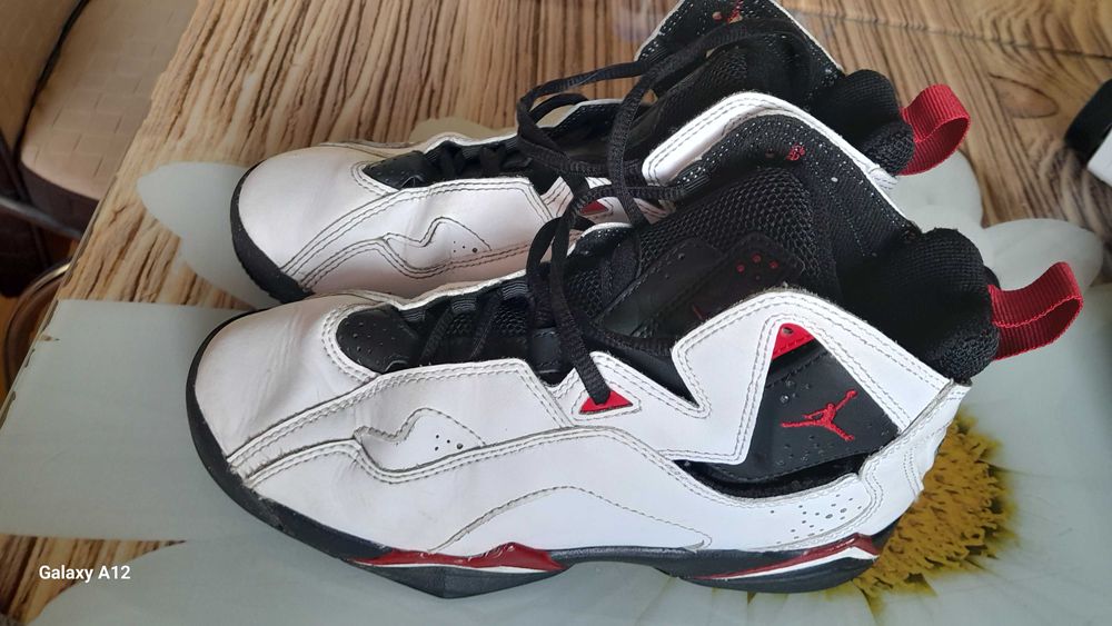 Оригинални кецове Jordan