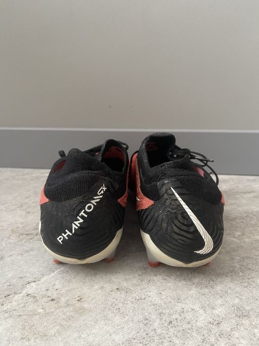 Продавам NIKE phantom