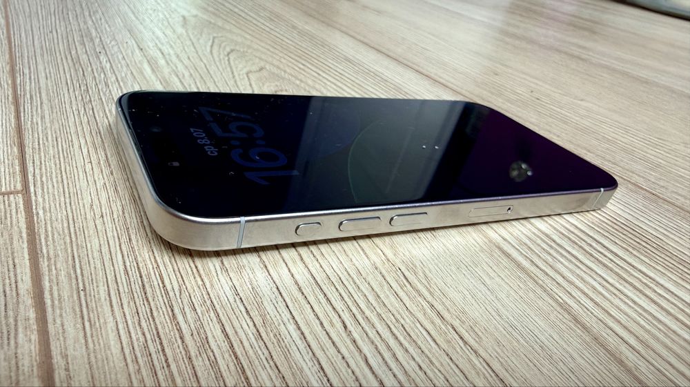 Продавам iPhone 15 Pro 128 GB