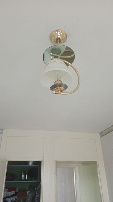 Продам люстра-светильник