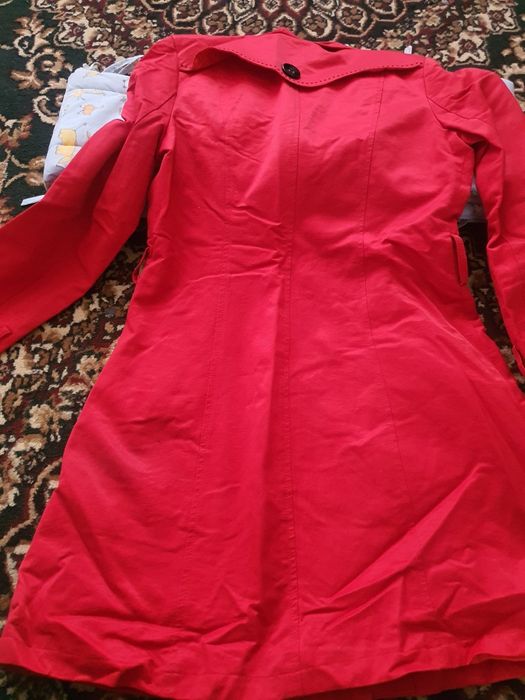 Плащ. Размер М(46) 35 мын сум сатыламан.