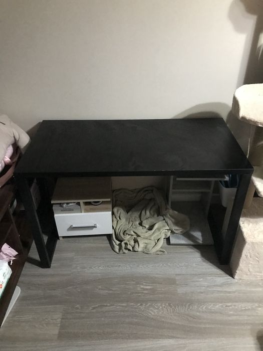 Продам компьютерный стол