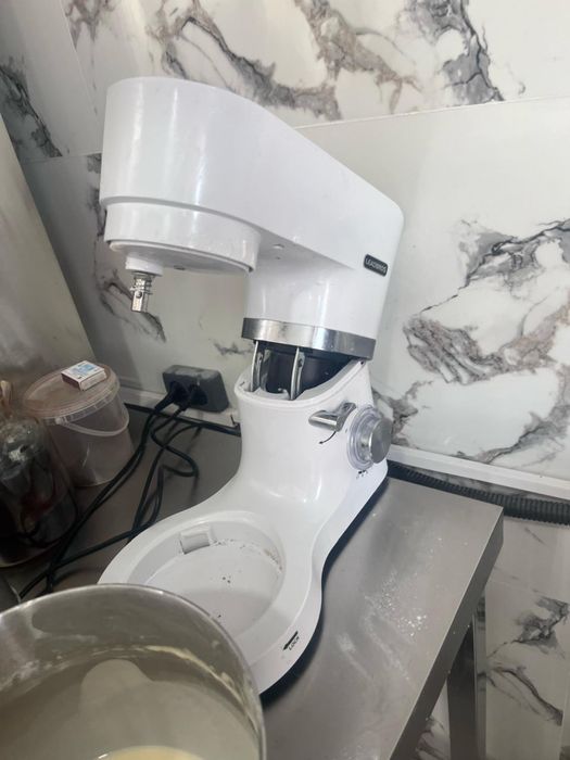 Продам кухонный миксер