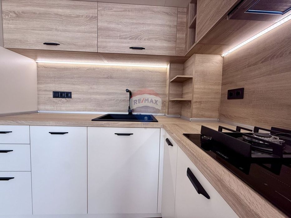 Продава се Тристаен апартамент в Варна, м-т Пчелина - 84 кв.м за 1458 €/кв.м - Снимка #3