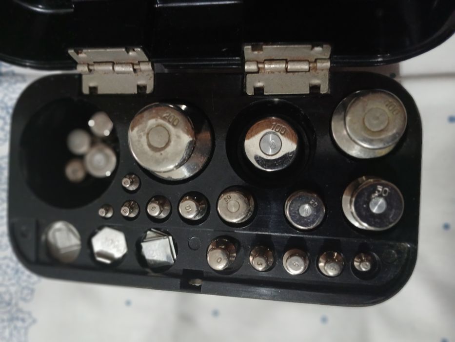 Набор  гирь медицинских и весы