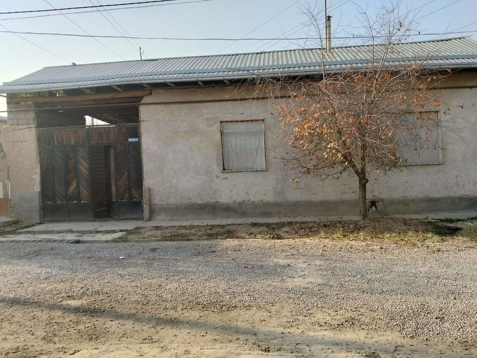 Hovli sotiladi holati rasimdagidek