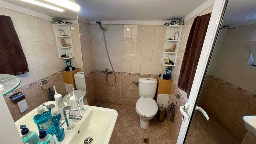 Продавам прекрасен 4-стаен апартамент в нова сграда в кв. Бели брези