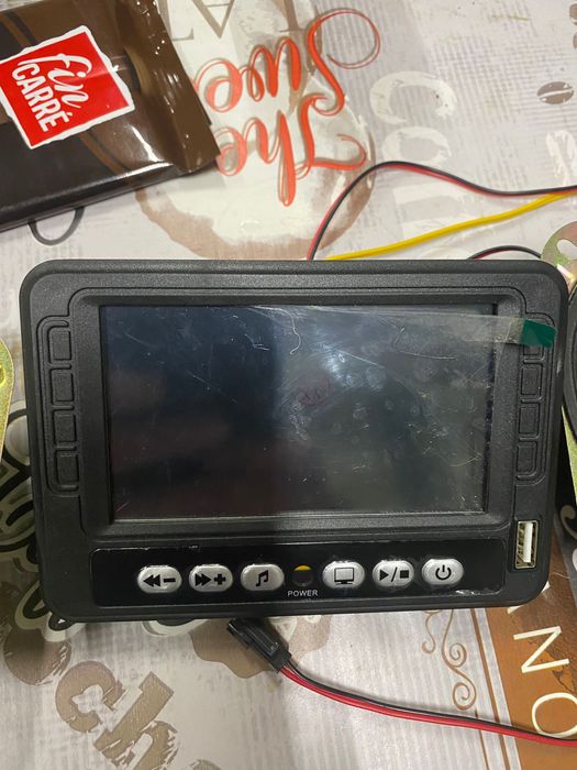 Продавам Плеър за кола